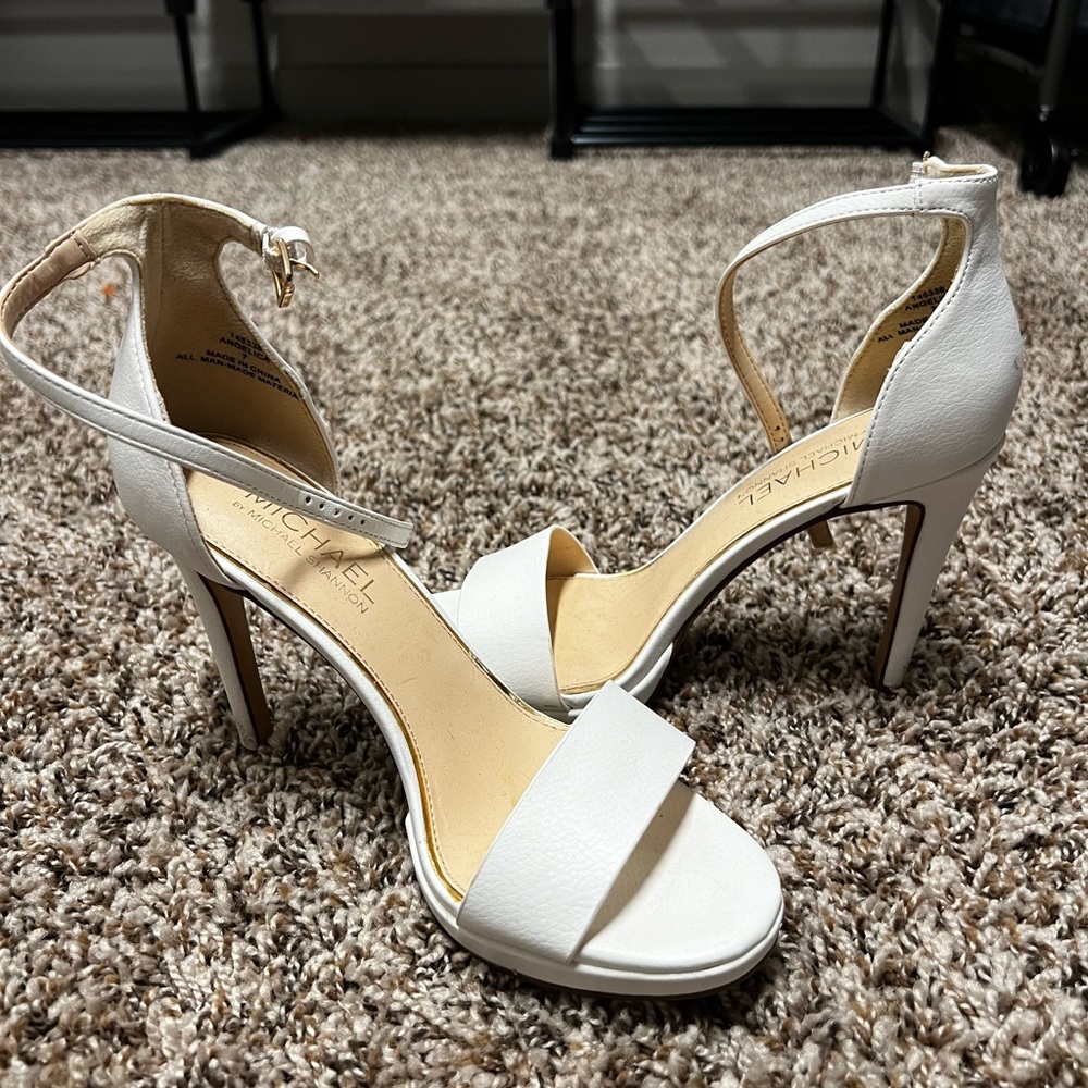 White Michael Shannon Size 7 Heels